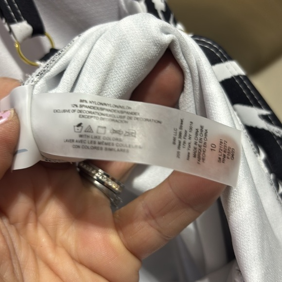 Leilani removable pads, adjustable straps,sweetheart neckline,ruched, 1pc swim - Picture 11 of 13